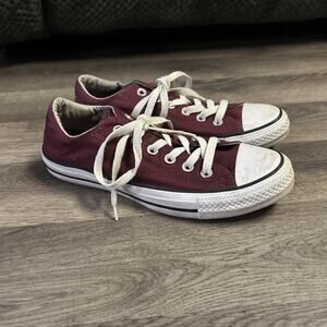 Converse Chuck Taylor All Star Low Top Women’s US Size 8 In Maroon/Burgundy